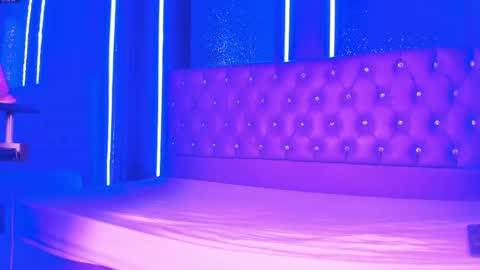 MARY  online show from April 29, 7:12 am