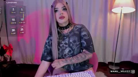 manu  velezz   Help me to get to 100 thumbs ups Tip 25tks  Rate me  online show from February 24, 11:47 pm