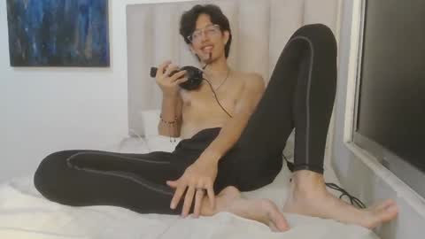 Manuel online show from June 3, 12:13 am