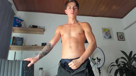 manucute 23  online show from January 31, 7:11 pm