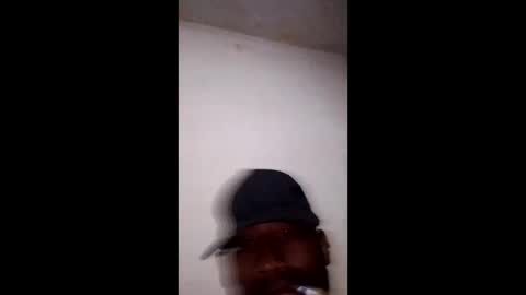 Snapshot of manuel50794 chatting on May 4, 8:54 am manuel50794 online show from May 4, 8:54 am