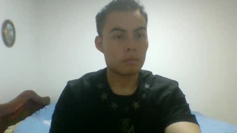 Snapshot of manuel9810 chatting on February 18, 3:42 am manuel9810 online show from February 18, 3:42 am