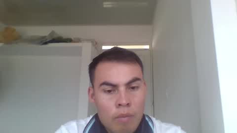 Snapshot of manuel9810 chatting on February 19, 8:10 pm manuel9810 online show from February 19, 8:10 pm
