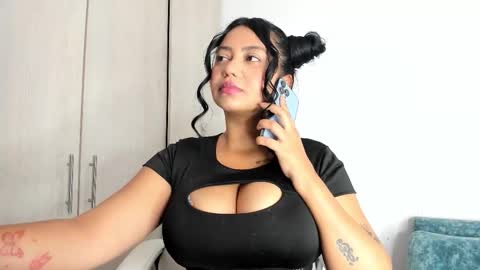 MANUELA online show from November 18, 2:21 pm