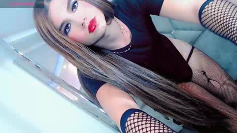 Manuela Kingsley online show from December 18, 3:55 pm