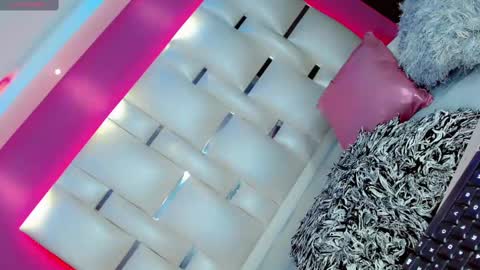 Manuela Kingsley online show from February 26, 8:44 pm