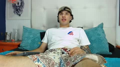 Manuel online show from April 11, 8:29 am