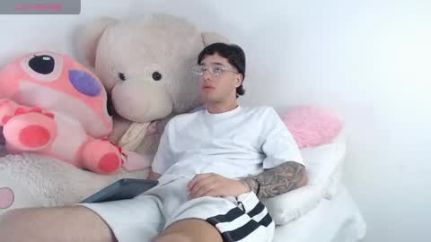 Manuel online show from May 16, 12:07 am