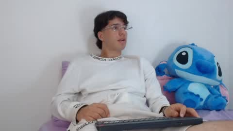 Manuel online show from June 4, 2:28 am