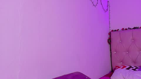 Snapshot of manumeow_ chatting on February 10, 11:09 pm Manu online show from February 10, 11:09 pm