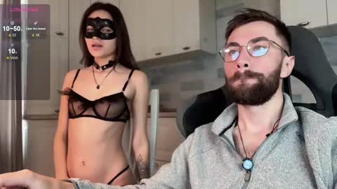 Snapshot of manussa69 chatting on February 28, 8:15 am Manussa and Edward online show from February 28, 8:15 am