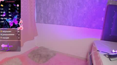 Snapshot of mara_friendboy chatting on December 11, 11:00 pm Mara online show from December 11, 11:00 pm