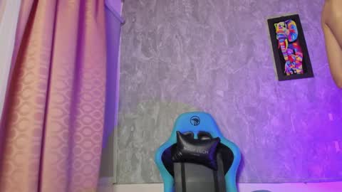 Snapshot of mara_friendboy chatting on January 24, 11:23 pm Mara online show from January 24, 11:23 pm