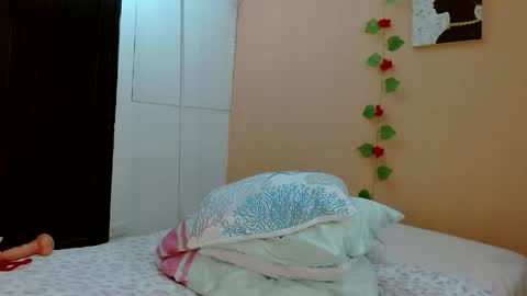 Snapshot of mara_summer chatting on April 30, 8:57 pm Mara 3 online show from April 30, 8:57 pm