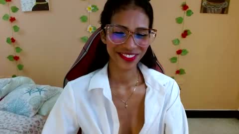 Snapshot of mara_summer chatting on May 1, 1:16 pm Mara 3 online show from May 1, 1:16 pm