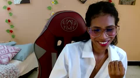 Snapshot of mara_summer chatting on May 13, 1:30 pm Mara 3 online show from May 13, 1:30 pm