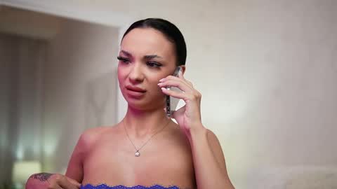 Snapshot of maraciel chatting on November 25, 9:37 pm Mara online show from November 25, 9:37 pm