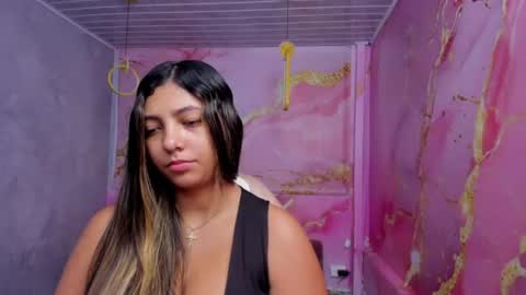 Snapshot of maraluna_ chatting on June 24, 1:43 pm Maraluna online show from June 24, 1:43 pm