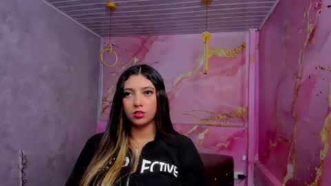 Snapshot of maraluna_ chatting on July 9, 1:48 pm Maraluna online show from July 9, 1:48 pm