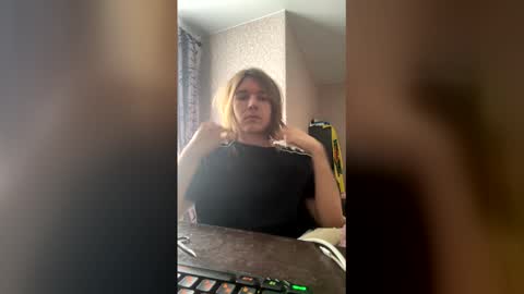 Snapshot of maratraher chatting on February 11, 10:42 am maratraher online show from February 11, 10:42 am