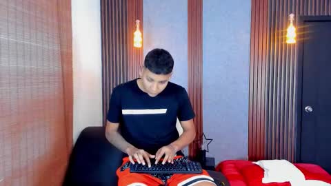 Snapshot of marc_scott_ chatting on February 27, 5:07 am Marc online show from February 27, 5:07 am