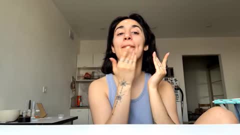 Kylie online show from February 25, 7:40 am