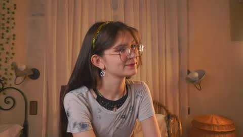 Snapshot of marcelinahumphry chatting on April 22, 2:29 pm Eva online show from April 22, 2:29 pm