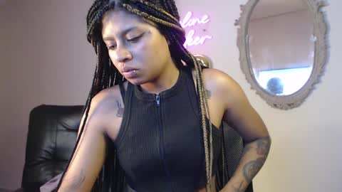 Snapshot of marceline_abadeer00 chatting on December 6, 1:29 am Michell Dayan online show from December 6, 1:29 am