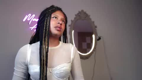 Snapshot of marceline_abadeer00 chatting on December 17, 12:56 am Michell Dayan online show from December 17, 12:56 am