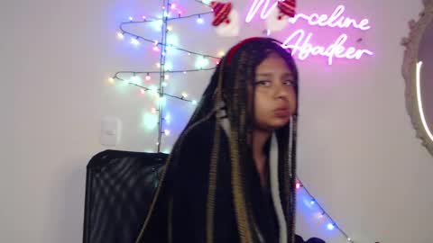 Snapshot of marceline_abadeer00 chatting on December 25, 11:53 pm Michell Dayan online show from December 25, 11:53 pm