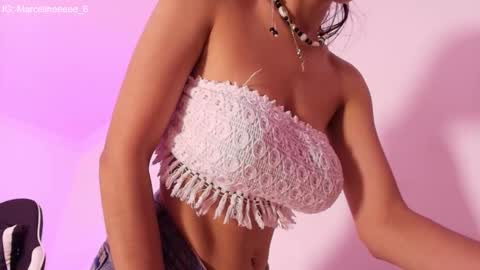 Snapshot of marcelinee__ chatting on October 20, 9:59 pm Marce online show from October 20, 9:59 pm