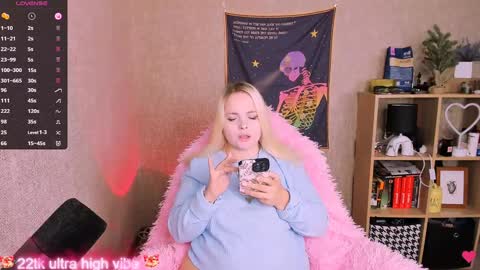 Sara online show from January 30, 4:24 pm