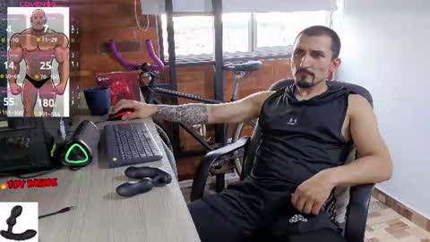 Snapshot of marckmuscle chatting on June 25, 10:03 pm Marck Independent model online show from June 25, 10:03 pm