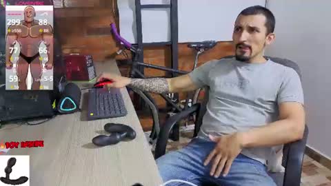Snapshot of marckmuscle chatting on July 5, 1:23 am Marck Independent model online show from July 5, 1:23 am