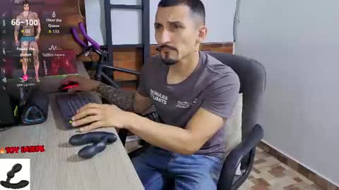 Snapshot of marckmuscle chatting on July 13, 12:57 am Marck Independent model online show from July 13, 12:57 am