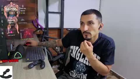 Snapshot of marckmuscle chatting on July 19, 3:54 am Marck Independent model online show from July 19, 3:54 am