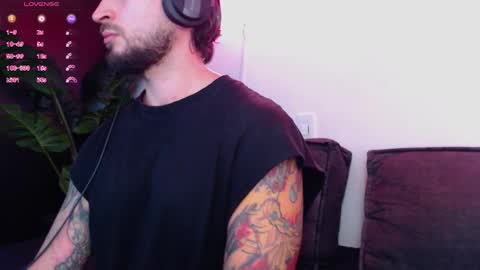 marco_allison43 online show from December 4, 8:50 pm