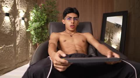 Marco and Ethan online show from April 3, 10:08 pm