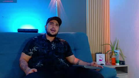 marcus_aress online show from May 4, 7:32 pm