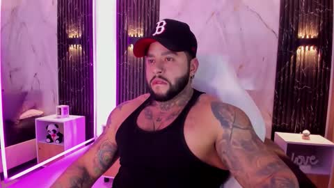 Snapshot of marcus_fit1 chatting on November 5, 12:21 am Marcus online show from November 5, 12:21 am