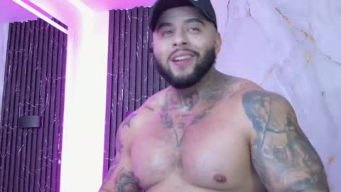 Snapshot of marcus_fit1 chatting on June 10, 1:17 am Marcus online show from June 10, 1:17 am