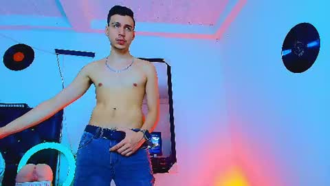 Marcus hanks1 online show from July 19, 12:36 am