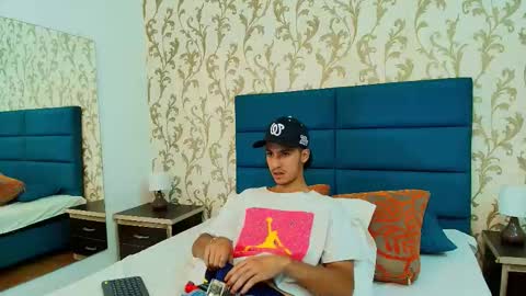 marcus_jeron online show from September 25, 3:32 am