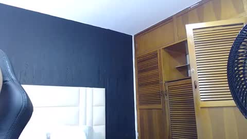 marcus_lafourt online show from December 4, 9:46 pm