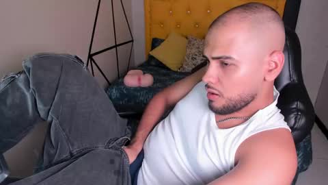 Snapshot of marcus_soler chatting on March 3, 2:23 pm marcus_soler online show from March 3, 2:23 pm