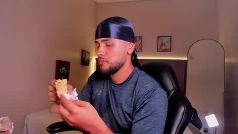 Snapshot of marcus_soler chatting on May 15, 3:52 pm marcus_soler online show from May 15, 3:52 pm