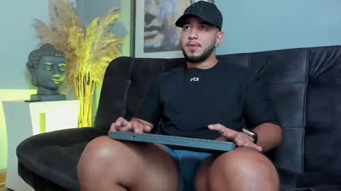 Snapshot of marcusconnor chatting on November 15, 2:13 pm Marcus Connor online show from November 15, 2:13 pm