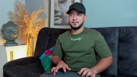 Snapshot of marcusconnor chatting on November 16, 7:08 pm Marcus Connor online show from November 16, 7:08 pm