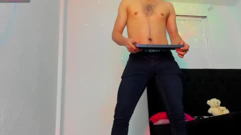 Marcus Independent Model online show from April 12, 3:44 am