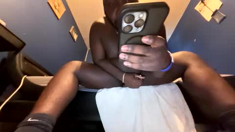 marcuslouis18 online show from June 9, 1:56 pm